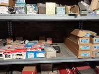 Volledige inhoud rek ijzerwaren - afbeelding 8 van  23