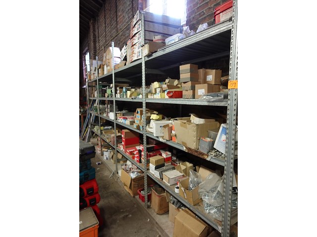 Volledige inhoud rek ijzerwaren - afbeelding 1 van  23