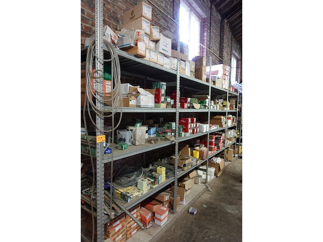 Volledige inhoud rek ijzerwaren - afbeelding 12 van  23