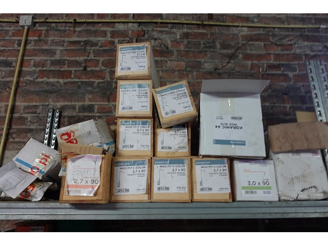 Volledige inhoud rek ijzerwaren - afbeelding 17 van  23