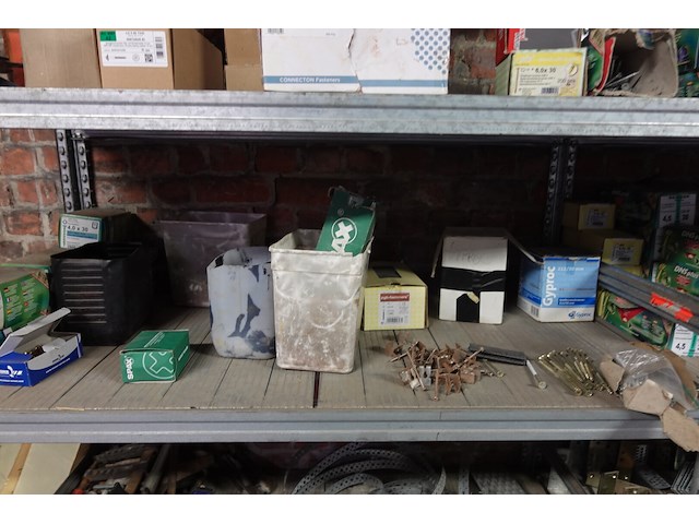 Volledige inhoud rek ijzerwaren - afbeelding 19 van  23