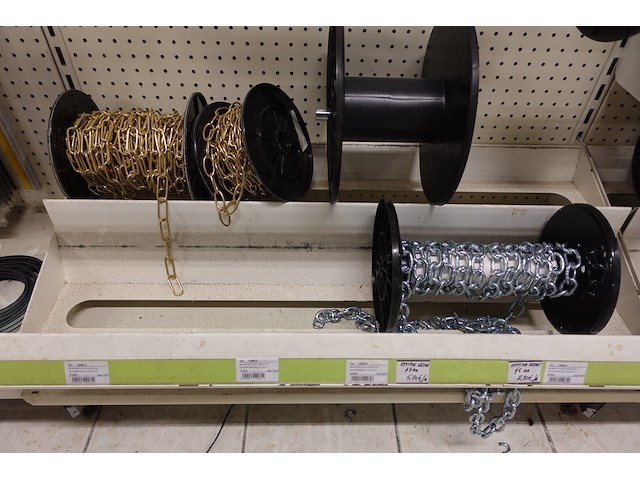 Volledige inhoud rek ijzerwaren - afbeelding 3 van  8