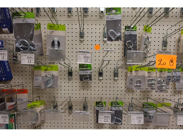 Volledige inhoud rek ijzerwaren - afbeelding 4 van  8