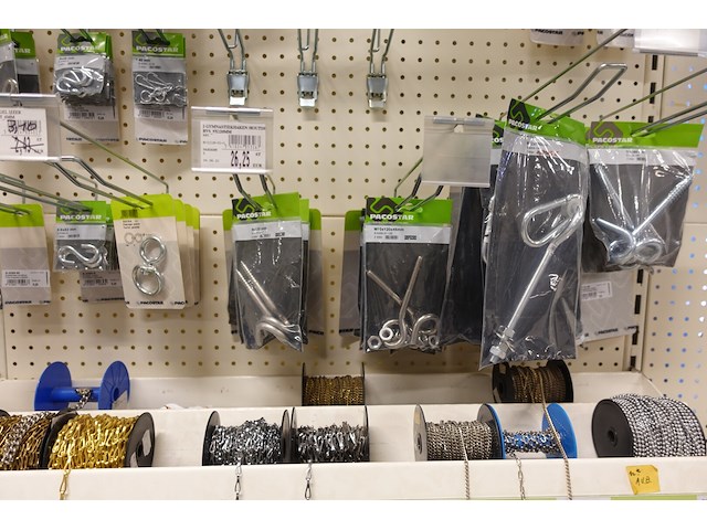 Volledige inhoud rek ijzerwaren - afbeelding 6 van  8