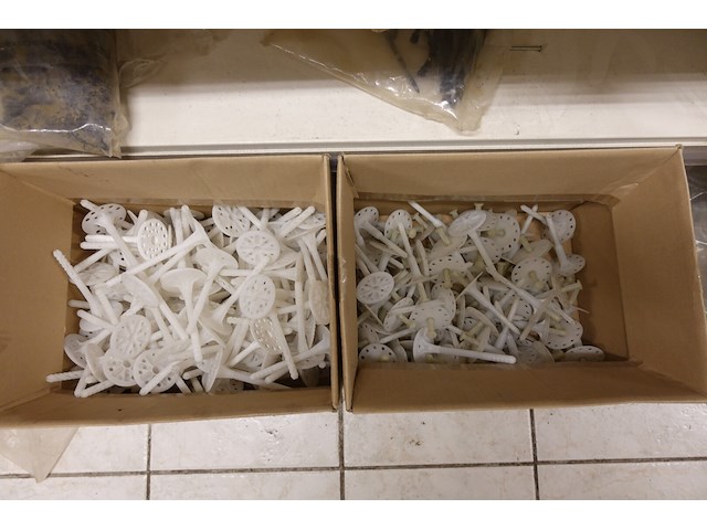 Volledige inhoud rek ijzerwaren - afbeelding 5 van  18