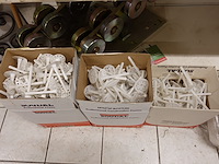 Volledige inhoud rek ijzerwaren - afbeelding 6 van  18