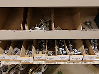 Volledige inhoud rek ijzerwaren - afbeelding 7 van  18