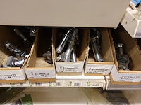 Volledige inhoud rek ijzerwaren - afbeelding 8 van  18