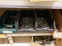 Volledige inhoud rek ijzerwaren - afbeelding 17 van  18