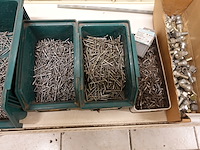 Volledige inhoud rek ijzerwaren - afbeelding 6 van  42