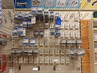 Volledige inhoud rek ijzerwaren - afbeelding 9 van  42