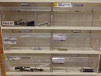 Volledige inhoud rek ijzerwaren - afbeelding 11 van  42