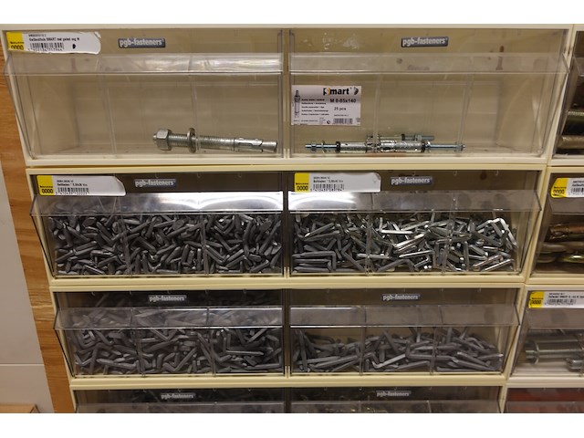 Volledige inhoud rek ijzerwaren - afbeelding 13 van  42