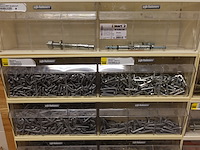 Volledige inhoud rek ijzerwaren - afbeelding 13 van  42