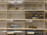 Volledige inhoud rek ijzerwaren - afbeelding 17 van  42