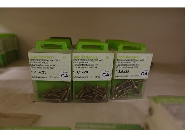 Volledige inhoud rek ijzerwaren - afbeelding 22 van  42