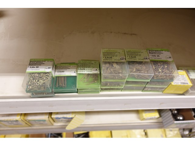 Volledige inhoud rek ijzerwaren - afbeelding 24 van  42