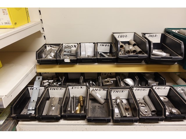 Volledige inhoud rek ijzerwaren - afbeelding 27 van  42