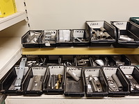 Volledige inhoud rek ijzerwaren - afbeelding 27 van  42