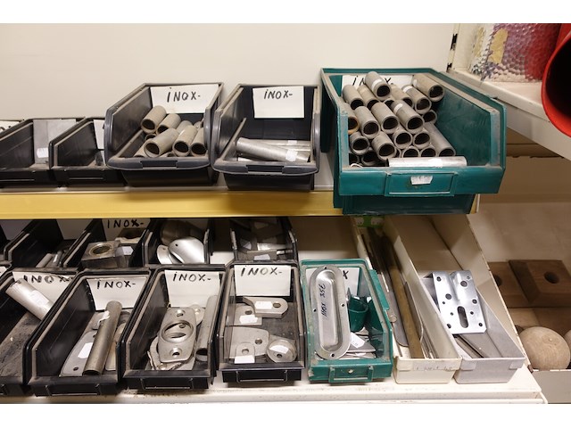 Volledige inhoud rek ijzerwaren - afbeelding 28 van  42