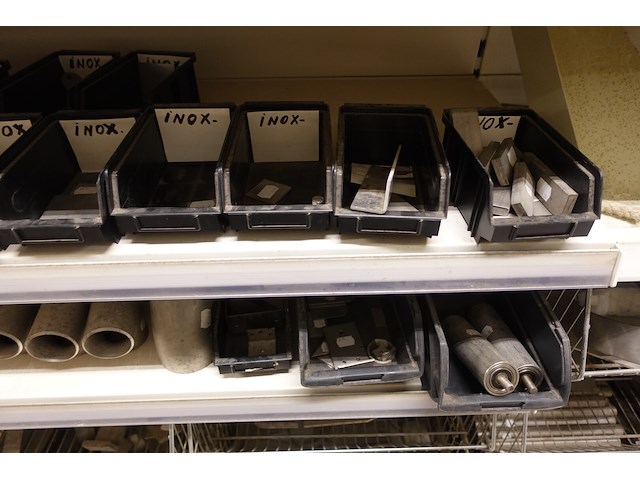 Volledige inhoud rek ijzerwaren - afbeelding 29 van  42