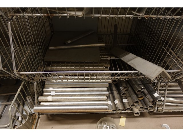 Volledige inhoud rek ijzerwaren - afbeelding 33 van  42