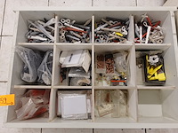 Volledige inhoud rek ijzerwaren - afbeelding 23 van  42