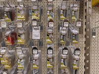 Volledige inhoud rek ijzerwaren - afbeelding 39 van  42