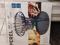 Volledige inhoud rek kampeergerief - afbeelding 2 van  12