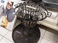 Volledige inhoud rek kampeergerief - afbeelding 3 van  12