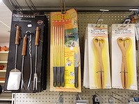 Volledige inhoud rek kampeergerief - afbeelding 5 van  12