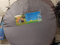 Volledige inhoud rek kampeergerief - afbeelding 2 van  11