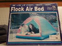 Volledige inhoud rek kampeergerief - afbeelding 4 van  11