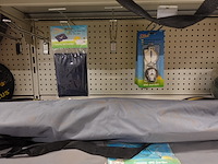 Volledige inhoud rek kampeergerief - afbeelding 7 van  11