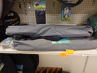 Volledige inhoud rek kampeergerief - afbeelding 8 van  11