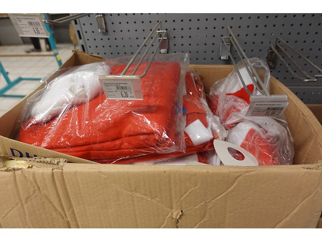 Volledige inhoud rek kerstgerief - afbeelding 3 van  12