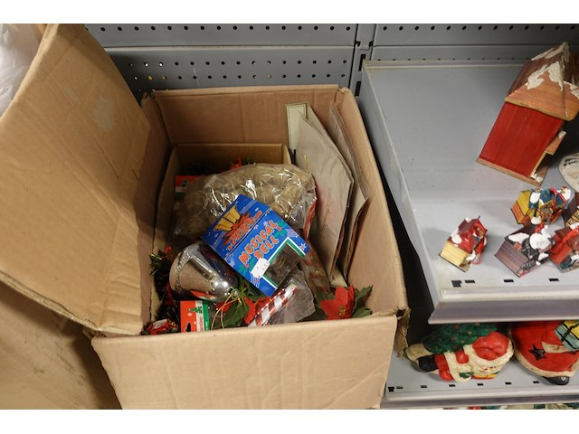 Volledige inhoud rek kerstgerief - afbeelding 4 van  12