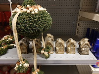 Volledige inhoud rek kerstgerief - afbeelding 7 van  12