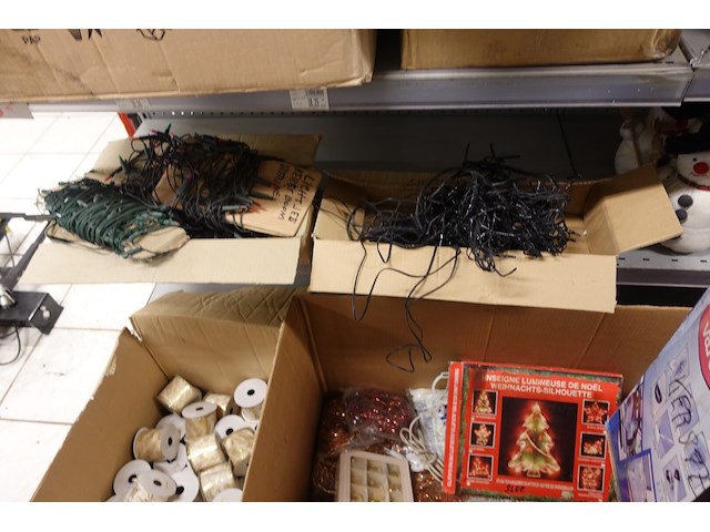 Volledige inhoud rek kerstgerief - afbeelding 12 van  12