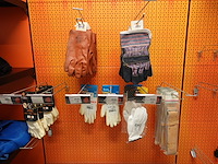 Volledige inhoud rek kledij - afbeelding 15 van  17