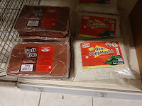 Volledige inhoud rek knutseltoebehoren - afbeelding 2 van  10