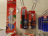 Volledige inhoud rek knutseltoebehoren - afbeelding 3 van  10