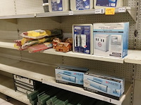 Volledige inhoud rek koffers - afbeelding 1 van  11