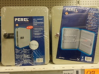 Volledige inhoud rek koffers - afbeelding 5 van  11