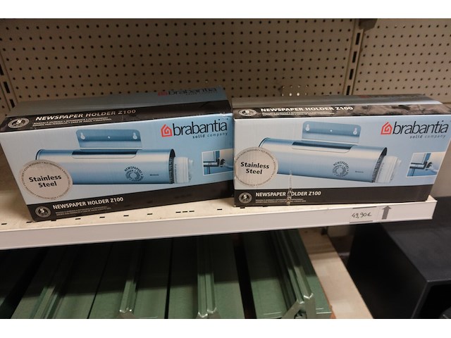 Volledige inhoud rek koffers - afbeelding 11 van  11