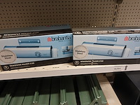 Volledige inhoud rek koffers - afbeelding 11 van  11