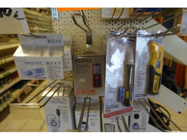 Volledige inhoud rek meettoestellen - afbeelding 4 van  5