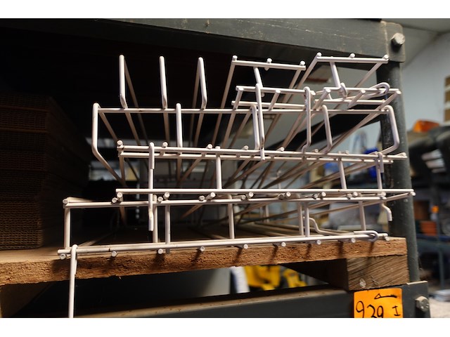 Volledige inhoud rek metaal - afbeelding 3 van  36