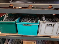 Volledige inhoud rek metaal - afbeelding 9 van  36