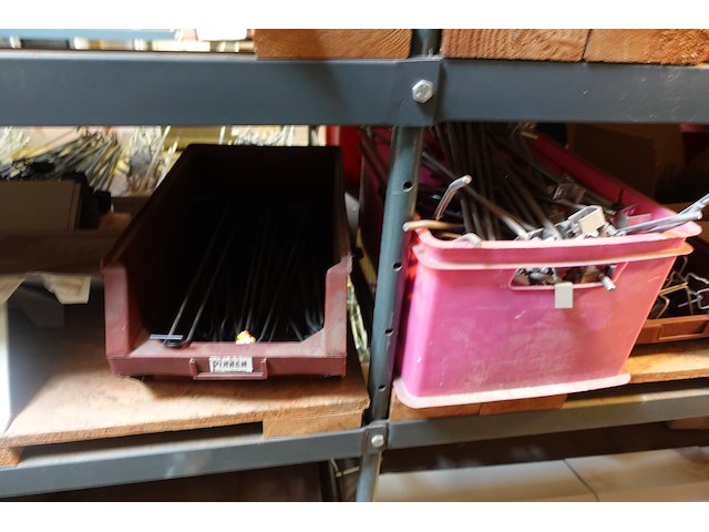 Volledige inhoud rek metaal - afbeelding 31 van  36